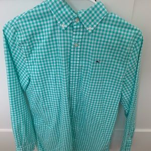 Vineyard Vines button down shirt